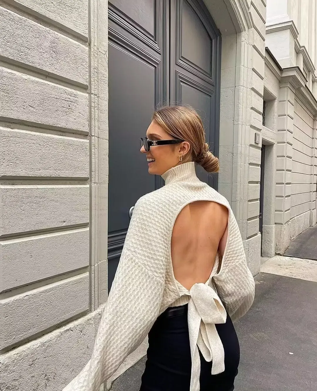 Camisola em Malha Gola Alta Costas Aberta
